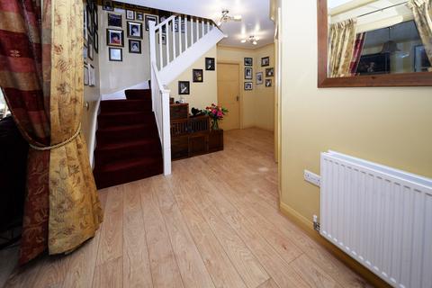 4 The Churches, Ashton-under-lyne, OL6 6TJ