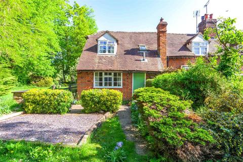 3 bedroom end of terrace house for sale, Bisham Village, Bisham SL7