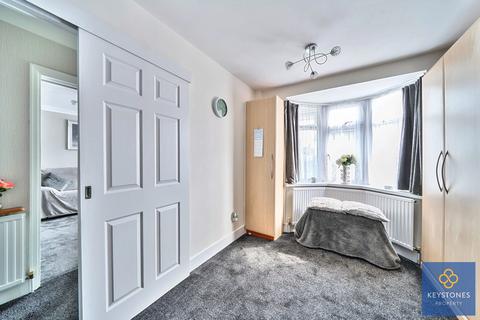 3 bedroom semi-detached bungalow for sale, Redriff Road, Romford, RM7