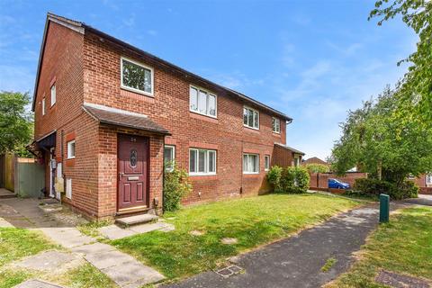 27 Runnymede, Fareham, PO15 6ED