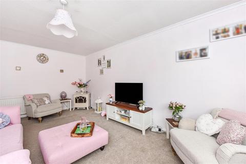 27 Runnymede, Fareham, PO15 6ED