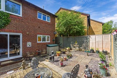27 Runnymede, Fareham, PO15 6ED