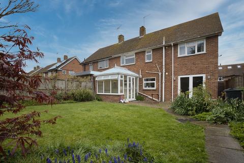 10 Crown Gardens, Canterbury, CT2 8LQ