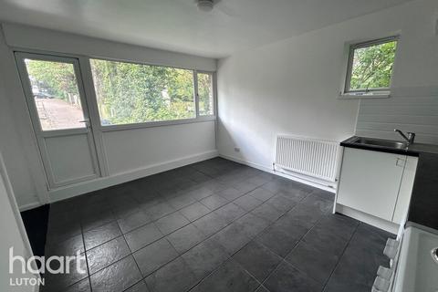 undefined, Farley Lodge, Luton