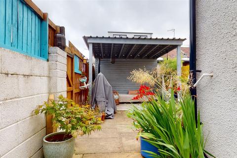 33 Balmain Street, Bristol, BS4 3BX