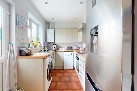 33 Balmain Street, Bristol, BS4 3BX