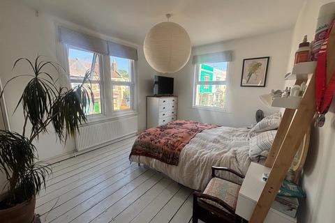 33 Balmain Street, Bristol, BS4 3BX