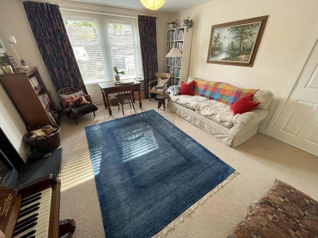 Lounge b.JPG
