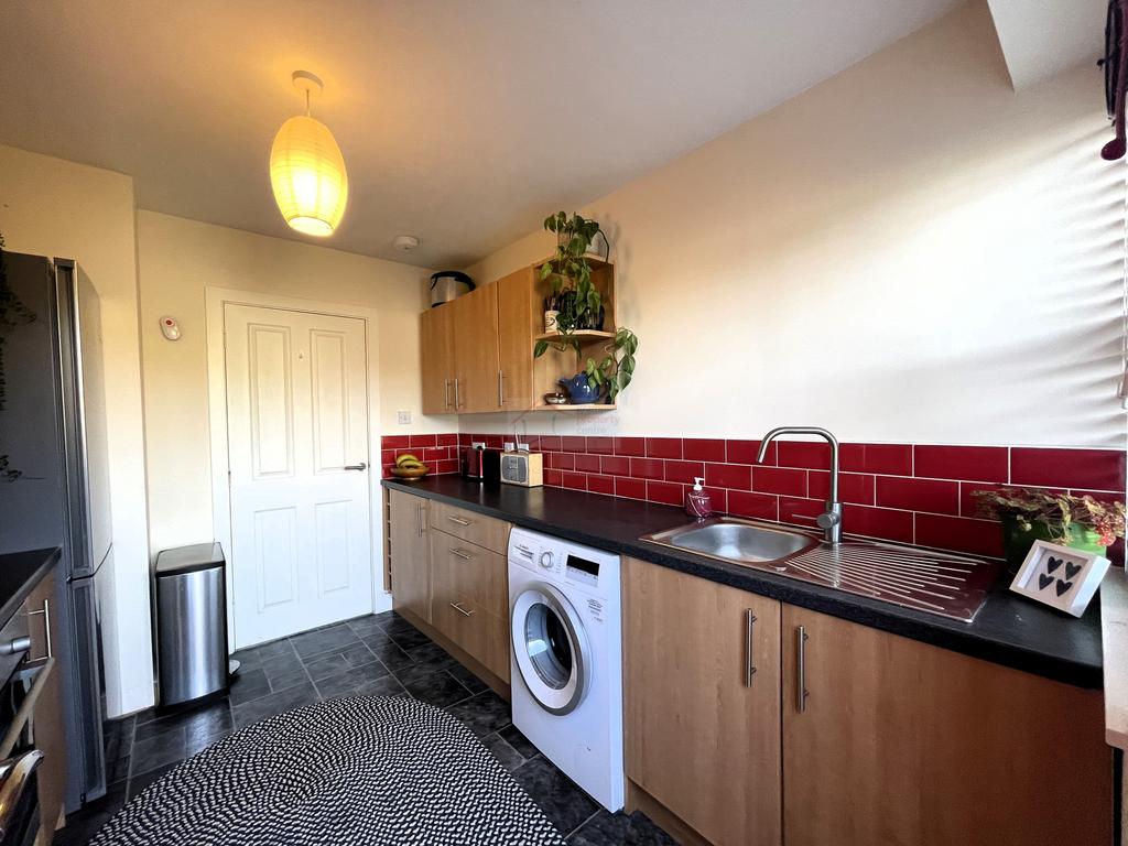 Kitchen b.JPG
