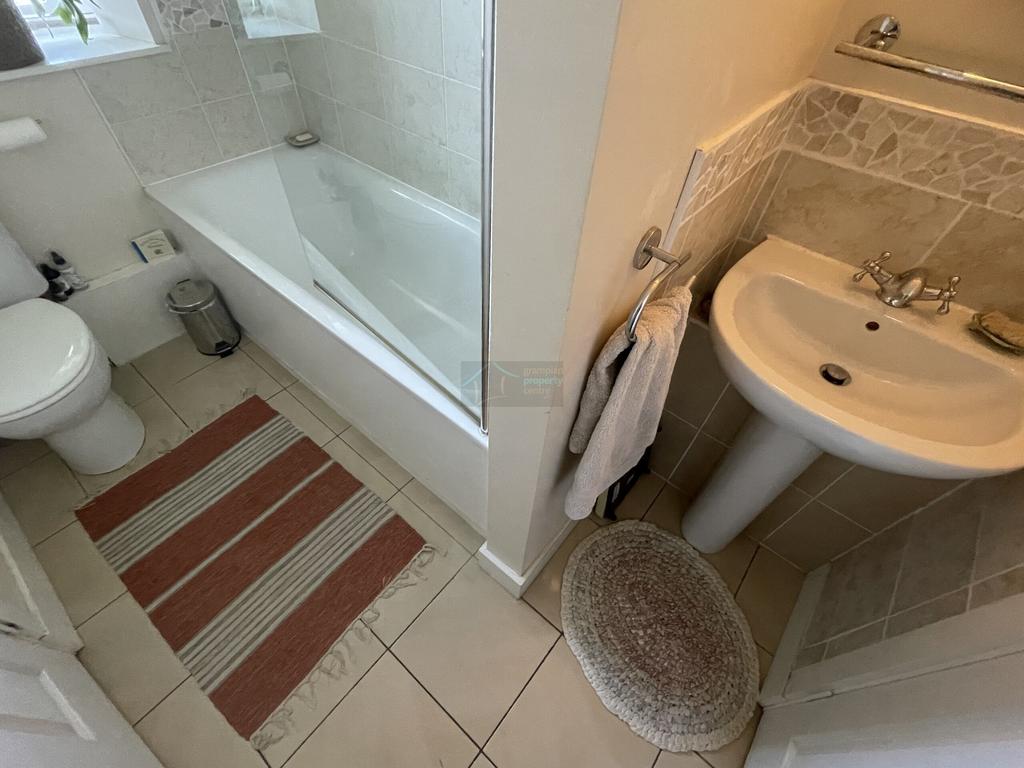 Bathroom.JPG