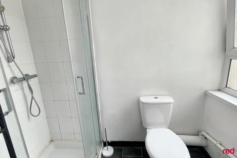 1 bedroom flat to rent, Commercial Street, Newport,