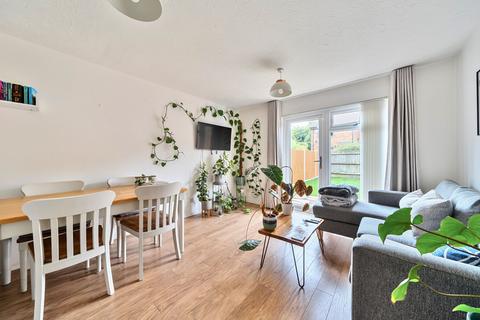 3 Tarragon Close, London, SE14 6DL