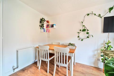 3 Tarragon Close, London, SE14 6DL