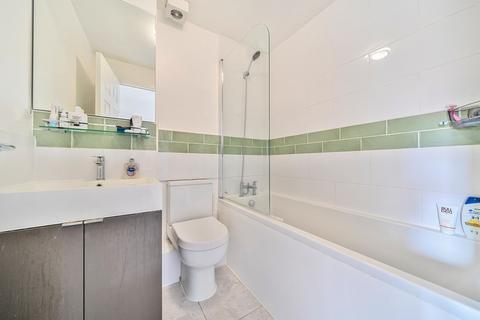 3 Tarragon Close, London, SE14 6DL