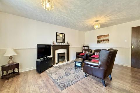 2 bedroom semi-detached bungalow for sale, Kingfisher Grove, Bradford BD8
