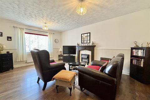 2 bedroom semi-detached bungalow for sale, Kingfisher Grove, Bradford BD8