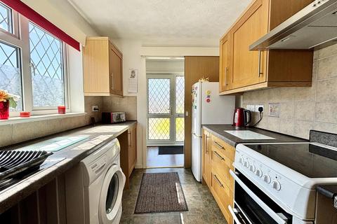2 bedroom semi-detached bungalow for sale, Kingfisher Grove, Bradford BD8