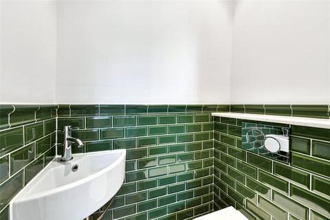3 bedroom terraced house to rent, Rowena Crescent, London, SW11