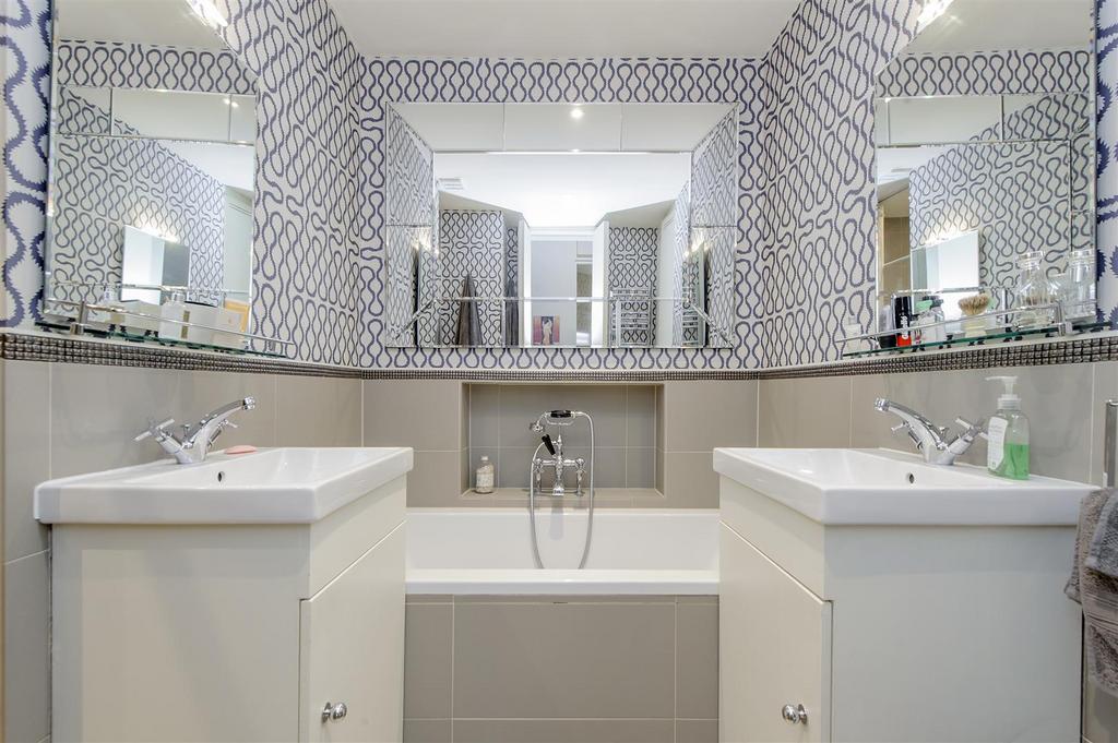 Bathroom 2.jpg