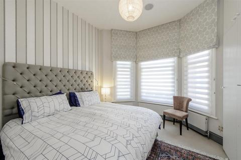 1 bedroom apartment for sale, Egerton Gardens, Chelsea, London