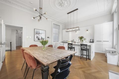 undefined, 8 Redcliffe Square, London