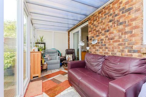 3 bedroom terraced house for sale, The Glades, Gravesend DA12