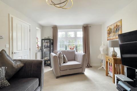 4 bedroom detached house for sale, Bennett Close, Hugglescote, LE67