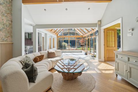 5 bedroom detached house for sale, Grange Drive, Bourne End / Wooburn Green Borders HP10