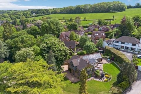 5 bedroom detached house for sale, Grange Drive, Bourne End / Wooburn Green Borders HP10