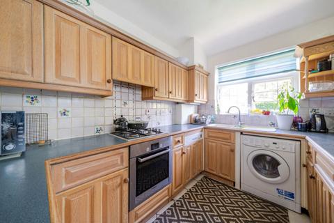 29 Monks Drive, London, W3 0EB