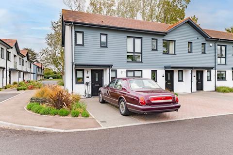 2 bedroom end of terrace house to rent, Daffodil Walk, Hemsby