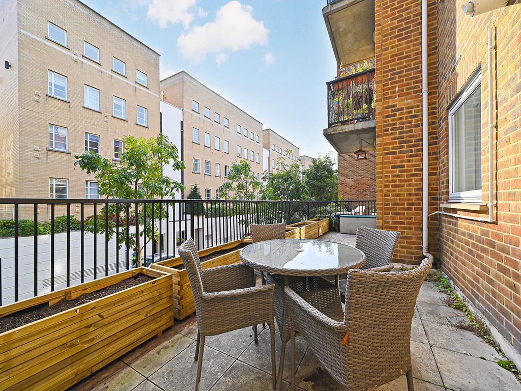 Lamb-Court-(2).JPG