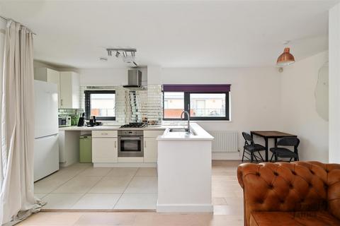 1 bedroom apartment to rent, Inigo Jones House, 16 Gill Street, London, E14