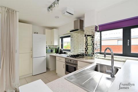1 bedroom apartment to rent, Inigo Jones House, 16 Gill Street, London, E14