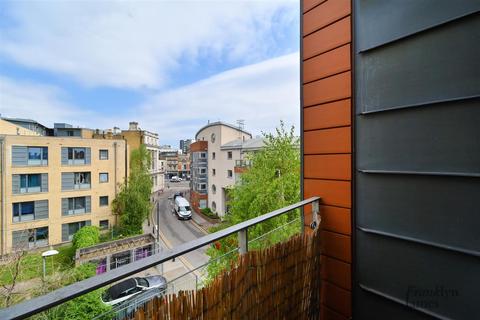 1 bedroom apartment to rent, Inigo Jones House, 16 Gill Street, London, E14