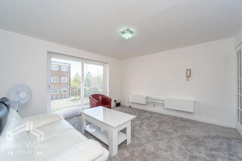 2 bedroom flat for sale, Flat Court 34, Heyhouses Court, Heyhouses Lane, Lytham St. Annes, Lancashire