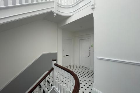 2 bedroom apartment for sale, Market Place, Cirencester, Gloucestershire, GL7