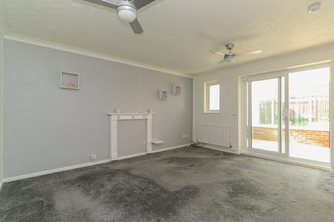 25 Broomfield Crescent, Cliftonville, Margate, CT9 3YJ