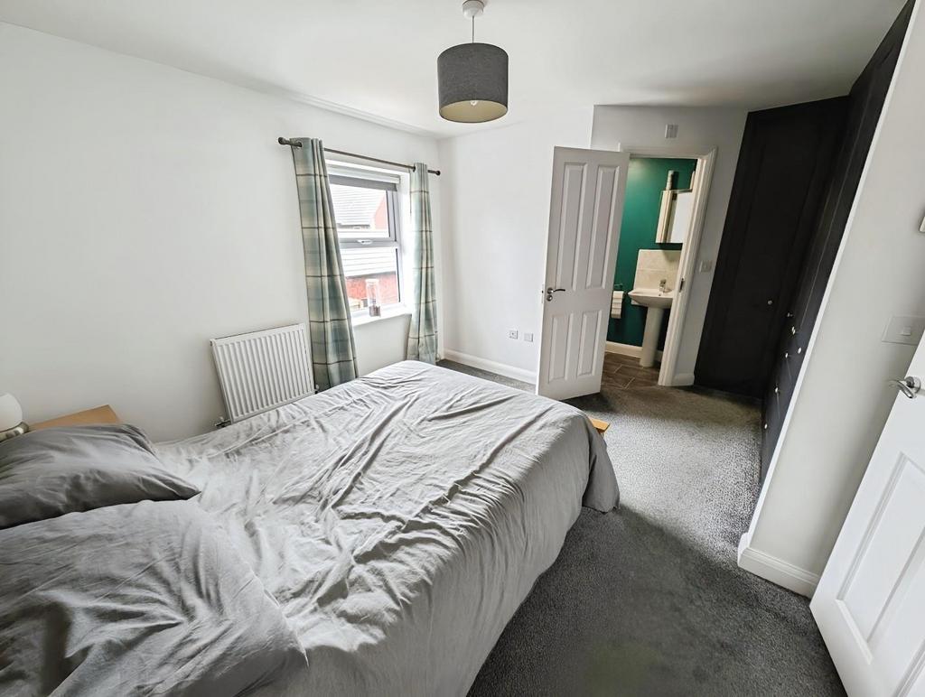 Afcbc919-bed 201b.jpg