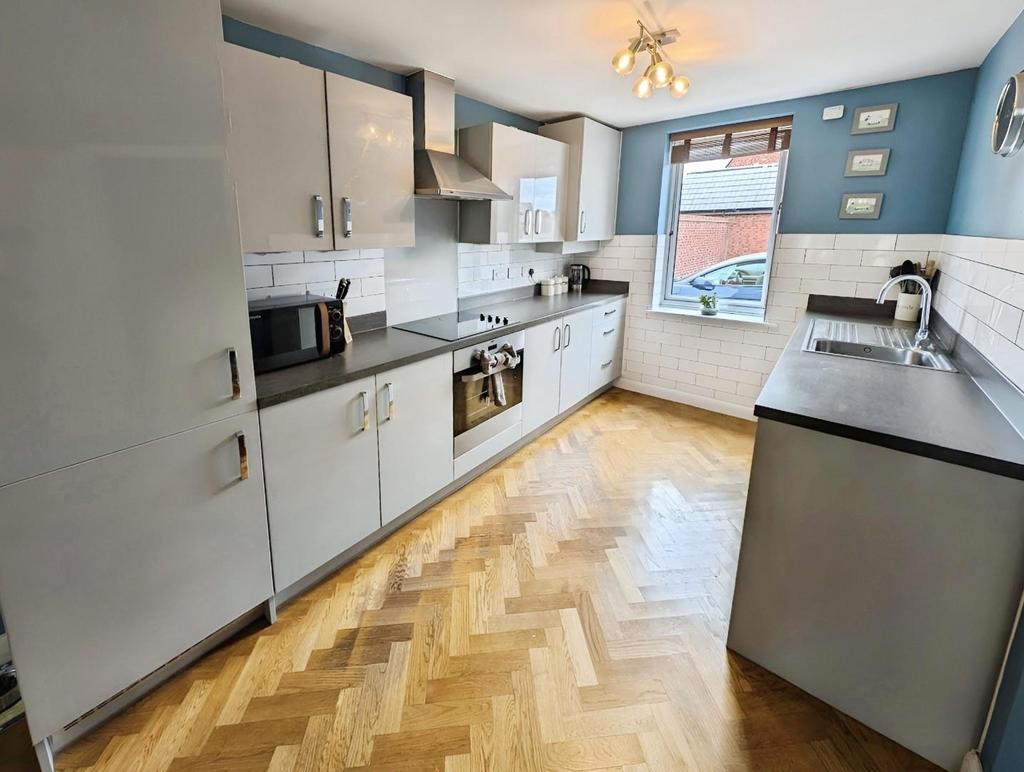 A176a644-kitchen.jpg