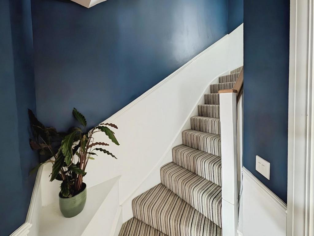 5ebcf273-stairs.jpg