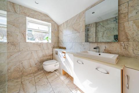 19 The Myrke, Datchet, Slough, SL3 9AB