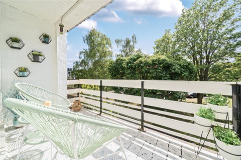 3 bedroom flat for sale, St Vincent Road, Walton On Thames, Surrey, KT12