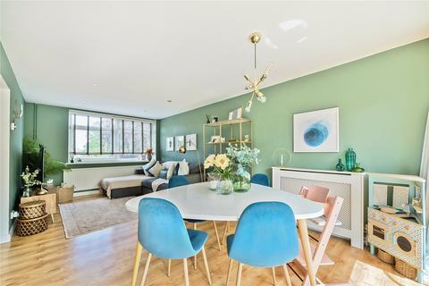 3 bedroom flat for sale, St Vincent Road, Walton On Thames, Surrey, KT12