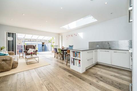 4a Mazenod Avenue, London, NW6 4LR