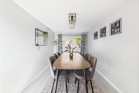 15 Wheelers Walk, Stroud, GL5 4BW
