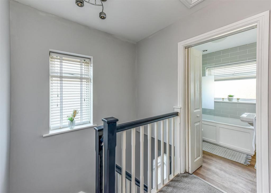 53 Wakeley Hill-Landing.jpg