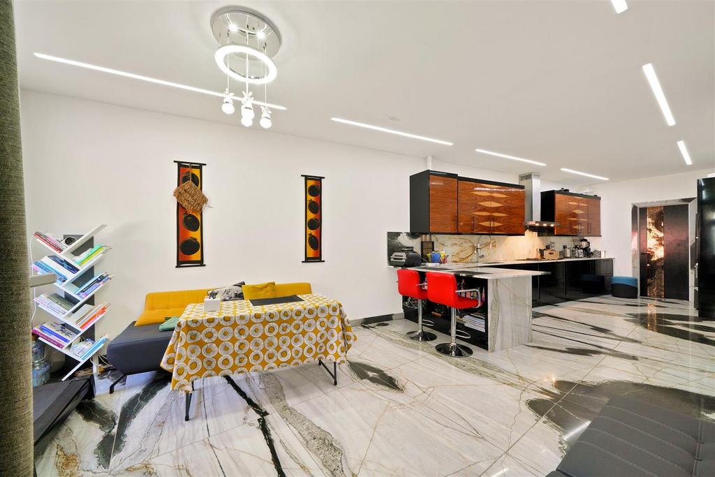 63 Ashness Gardens - A6 Bu5j5pmy93 GK2 Hov Jl.jpg