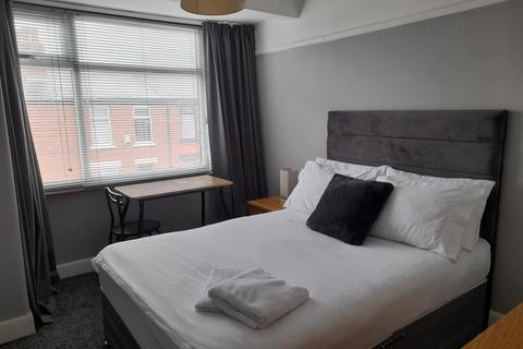 1 bedroom house to rent, Whiteway Street, Manchester M9