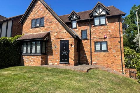 5 bedroom detached house to rent, Priory Field Drive, Edgware, HA8